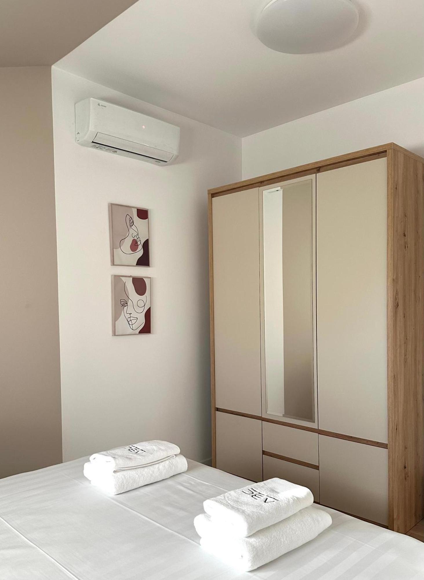 Abc Apartment Blloku Center Tirana Exteriör bild